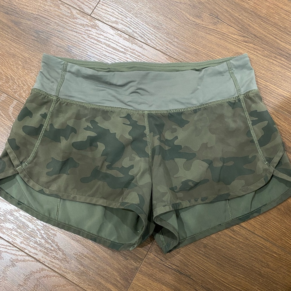 Lululemon shorts size 4